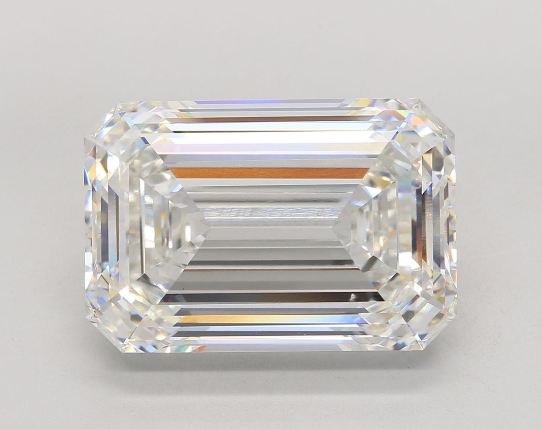 Loose Diamond - EMERALD 22.45ct F VS1: Loose Diamond - EMERALD 22.45ct F VS1 Source: This is a real non-mined Diamond that has been grown in a lab Shape: EMERALD Carats: 22.45 Color: F Clarity: VS1 Certification: IGI Video:
