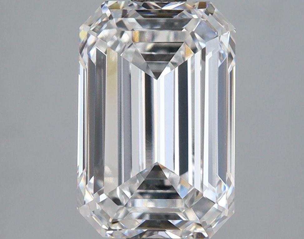 Loose Diamond - EMERALD 3.55ct D IF: Loose Diamond - EMERALD 3.55ct D IF Source: This is a real non-mined Diamond that has been grown in a lab Shape: EMERALD Carats: 3.55 Color: D Clarity: IF Certification: IGI Video: