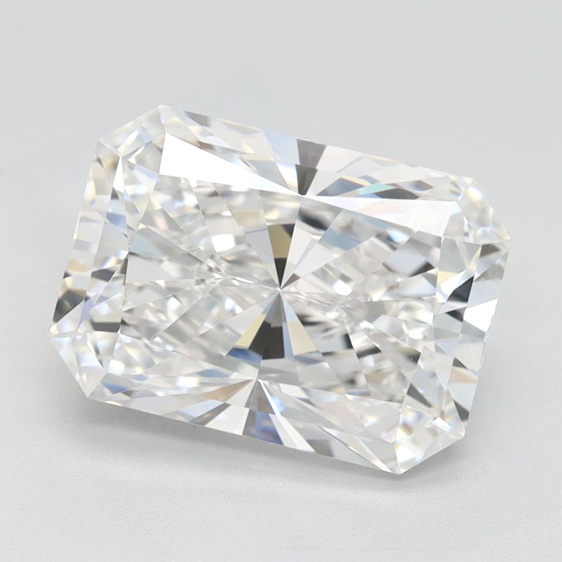Loose Diamond - RADIANT 3.03ct D IF: Loose Diamond - RADIANT 3.03ct D IF Source: This is a real non-mined Diamond that has been grown in a lab Shape: RADIANT Carats: 3.03 Color: D Clarity: IF Certification: IGI Video: