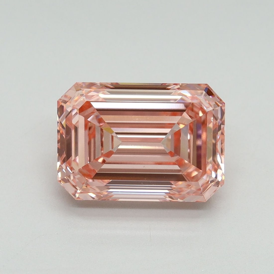 Loose Diamond - EMERALD 3.57ct Fancy Vivid Pink VS1: Loose Diamond - EMERALD 3.57ct Fancy Vivid Pink VS1 Source: This is a real non-mined Diamond that has been grown in a lab Shape: EMERALD Carats: 3.57 Color: Fancy Vivid Pink Certification: IGI Video: