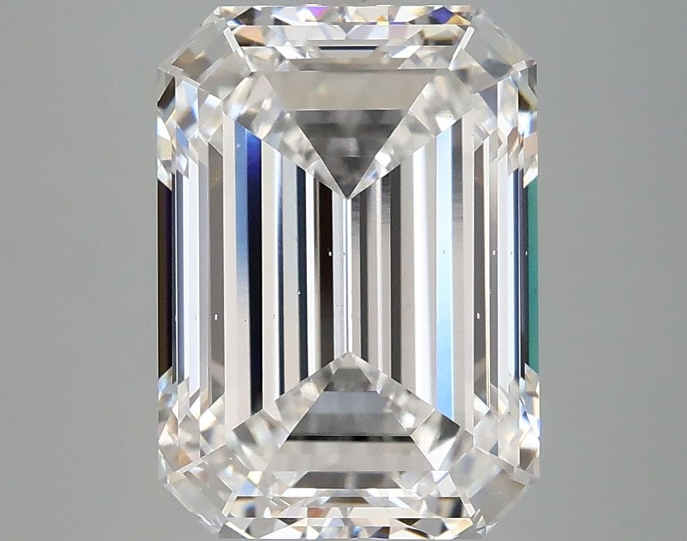 Loose Diamond - EMERALD 5.04ct E VS2: Loose Diamond - EMERALD 5.04ct E VS2 Source: This is a real non-mined Diamond that has been grown in a lab Shape: EMERALD Carats: 5.04 Color: E Clarity: VS2 Certification: IGI Video: