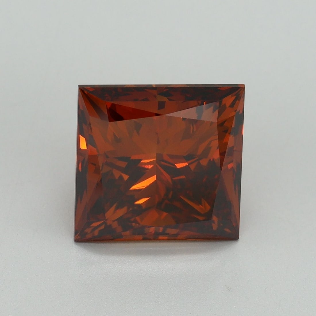 Loose Diamond - PRINCESS 5.03ct Fancy Deep Orange VS1: Loose Diamond - PRINCESS 5.03ct Fancy Deep Orange VS1 Source: This is a real non-mined Diamond that has been grown in a lab Shape: PRINCESS Carats: 5.03 Color: Fancy Deep Orange Certification: IGI Vid
