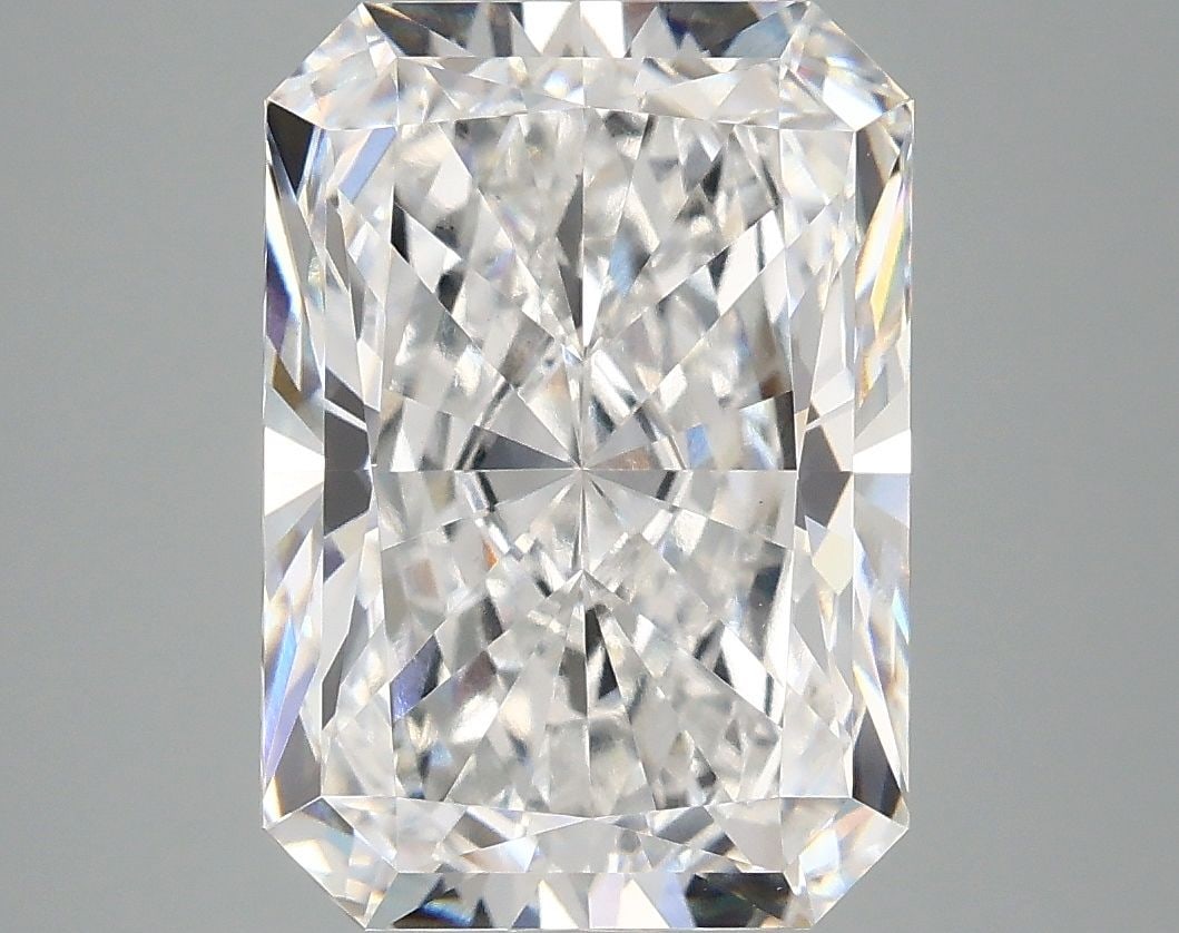 Loose Diamond - RADIANT 5.03ct E VS1: Loose Diamond - RADIANT 5.03ct E VS1 Source: This is a real non-mined Diamond that has been grown in a lab Shape: RADIANT Carats: 5.03 Color: E Clarity: VS1 Certification: IGI Video: