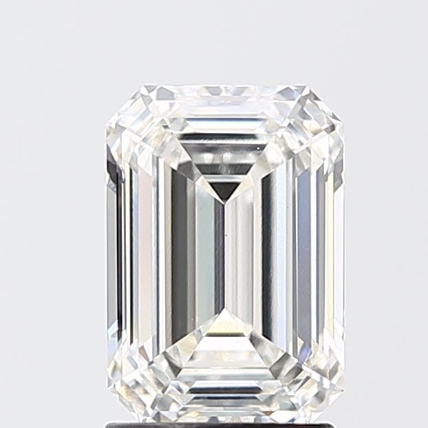 Loose Diamond - EMERALD 2.09ct F VS1: Loose Diamond - EMERALD 2.09ct F VS1 Source: This is a real non-mined Diamond that has been grown in a lab Shape: EMERALD Carats: 2.09 Color: F Clarity: VS1 Certification: IGI Additional images availa