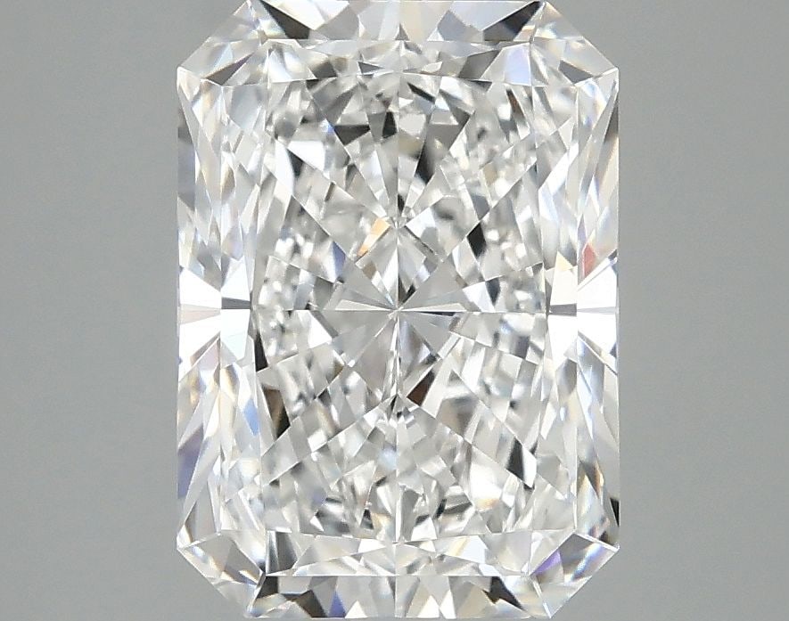 Loose Diamond - RADIANT 3.08ct E VS1: Loose Diamond - RADIANT 3.08ct E VS1 Source: This is a real non-mined Diamond that has been grown in a lab Shape: RADIANT Carats: 3.08 Color: E Clarity: VS1 Certification: IGI Video: Video Link