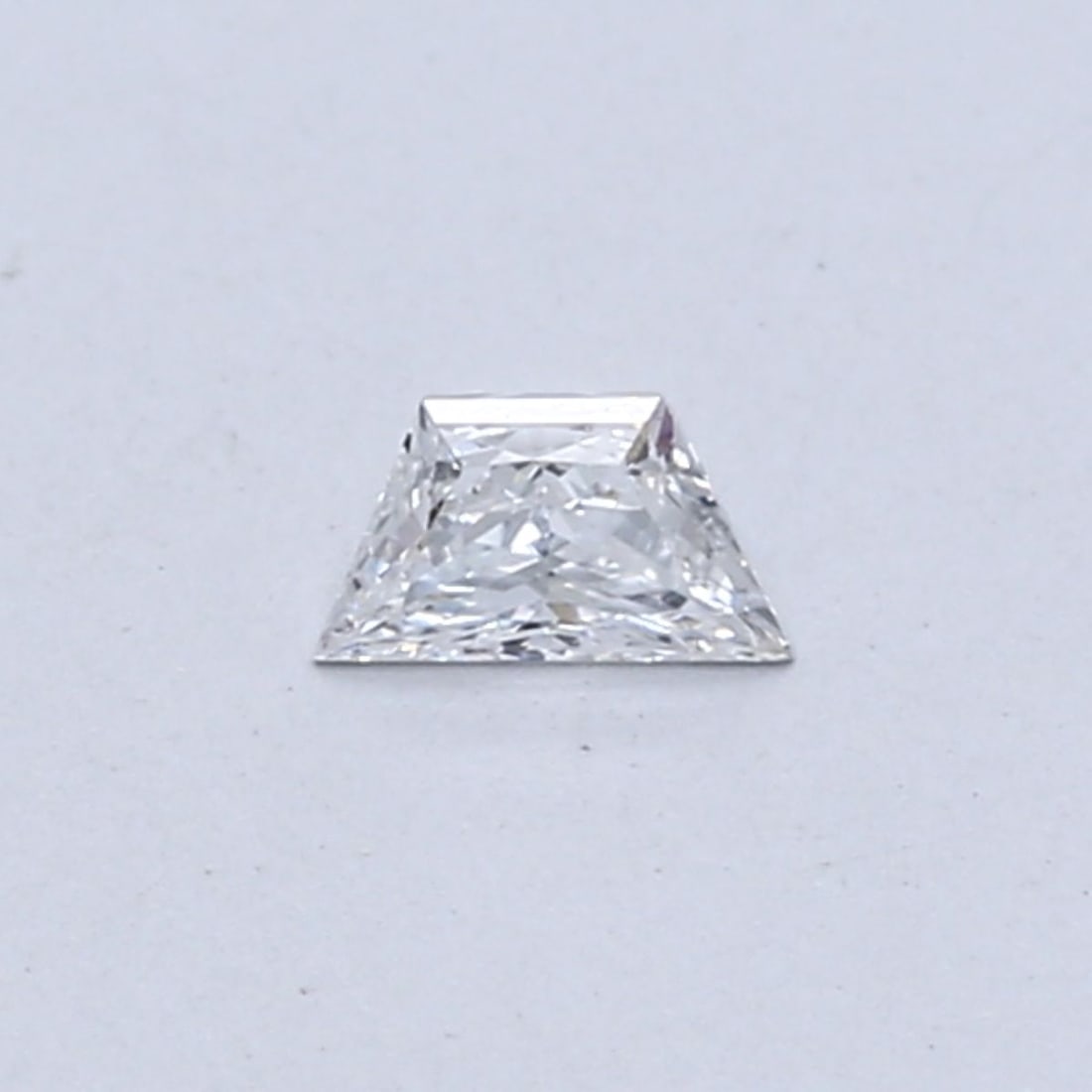 Loose Diamond - TRAPEZOID 0.16ct F VVS2: Loose Diamond - TRAPEZOID 0.16ct F VVS2 Source: This is a real non-mined Diamond that has been grown in a lab Shape: TRAPEZOID Carats: 0.16 Color: F Clarity: VVS2 Certification: NONE Video:
