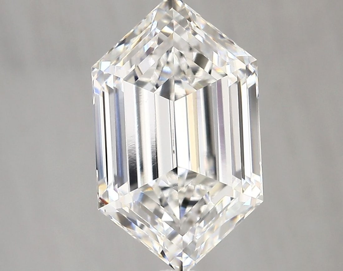 Loose Diamond - HEXAGONAL 4.22ct E VVS2: Loose Diamond - HEXAGONAL 4.22ct E VVS2 Source: This is a real non-mined Diamond that has been grown in a lab Shape: HEXAGONAL Carats: 4.22 Color: E Clarity: VVS2 Certification: IGI Video: