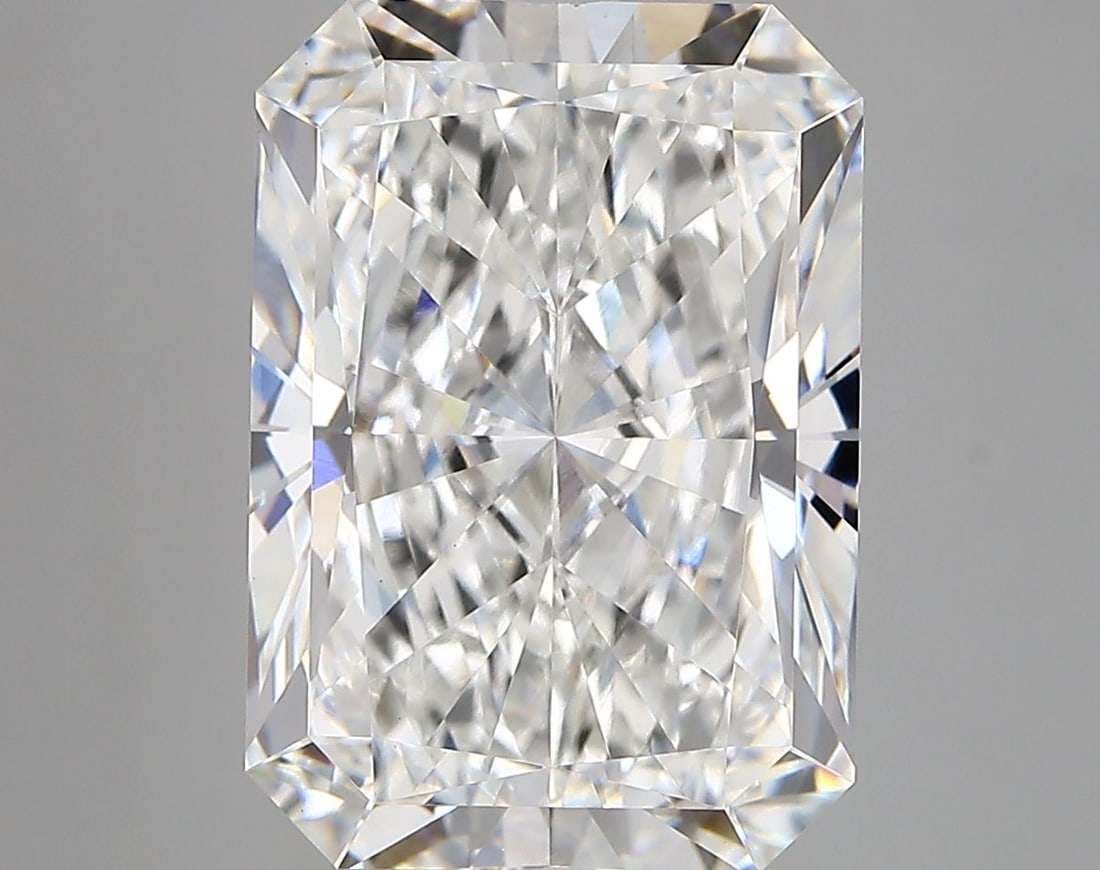 Loose Diamond - RADIANT 7.04ct E VVS2: Loose Diamond - RADIANT 7.04ct E VVS2 Source: This is a real non-mined Diamond that has been grown in a lab Shape: RADIANT Carats: 7.04 Color: E Clarity: VVS2 Certification: IGI Video: