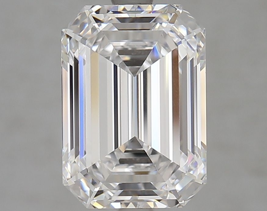 Loose Diamond - EMERALD 4.17ct D VVS1: Loose Diamond - EMERALD 4.17ct D VVS1 Source: This is a real non-mined Diamond that has been grown in a lab Shape: EMERALD Carats: 4.17 Color: D Clarity: VVS1 Certification: IGI Video: