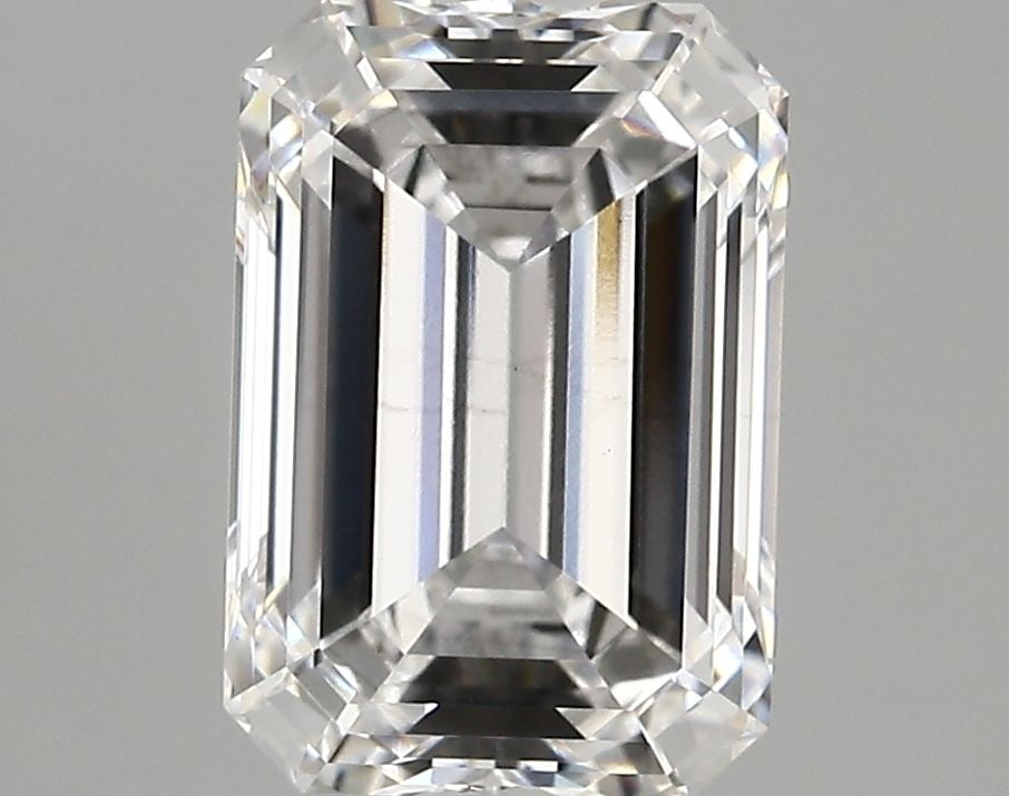 Loose Diamond - EMERALD 3.33ct E VS1: Loose Diamond - EMERALD 3.33ct E VS1 Source: This is a real non-mined Diamond that has been grown in a lab Shape: EMERALD Carats: 3.33 Color: E Clarity: VS1 Certification: IGI Video:
