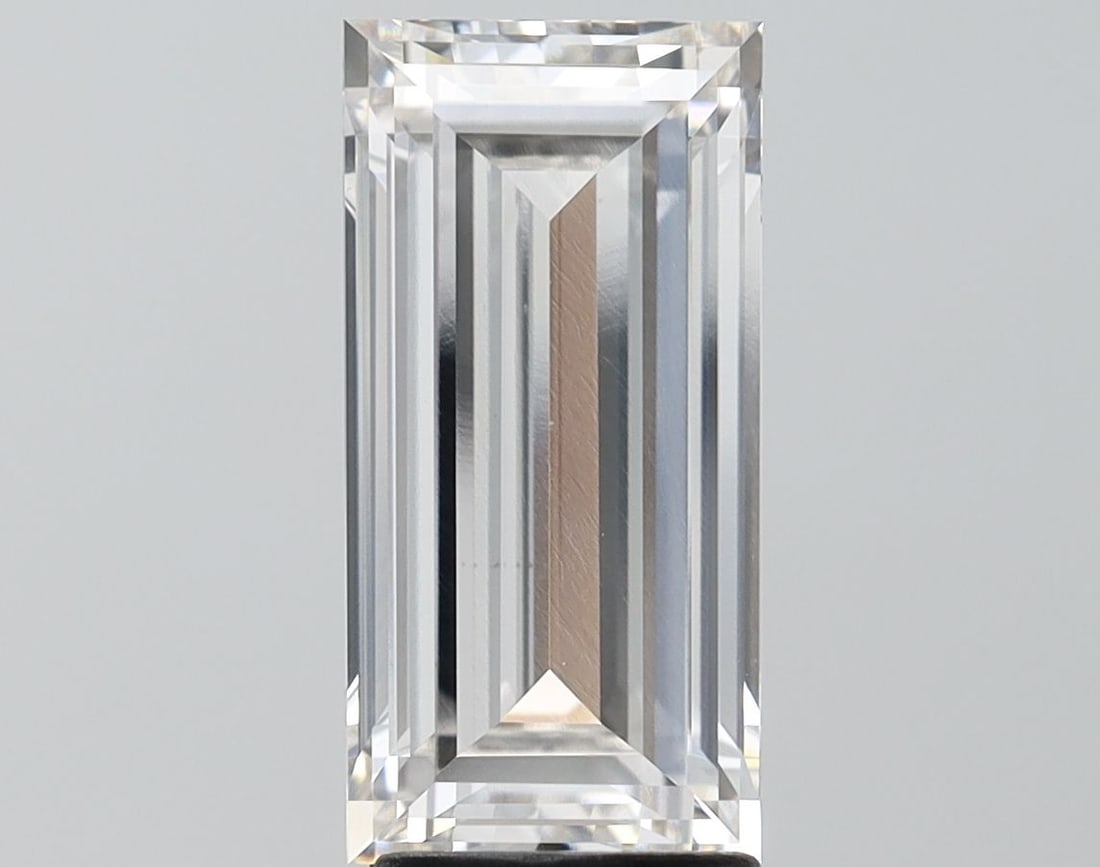 Loose Diamond - BAGUETTE 3.62ct H VVS2: Loose Diamond - BAGUETTE 3.62ct H VVS2 Source: This is a real non-mined Diamond that has been grown in a lab Shape: BAGUETTE Carats: 3.62 Color: H Clarity: VVS2 Certification: IGI Video: