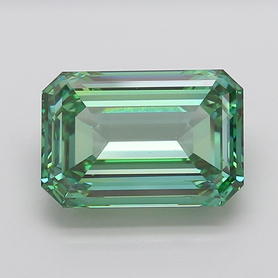 Loose Diamond - EMERALD 10.04ct Fancy Vivid Green VS1: Loose Diamond - EMERALD 10.04ct Fancy Vivid Green VS1 Source: This is a real non-mined Diamond that has been grown in a lab Shape: EMERALD Carats: 10.04 Color: Fancy Vivid Green Certification: IGI Vid