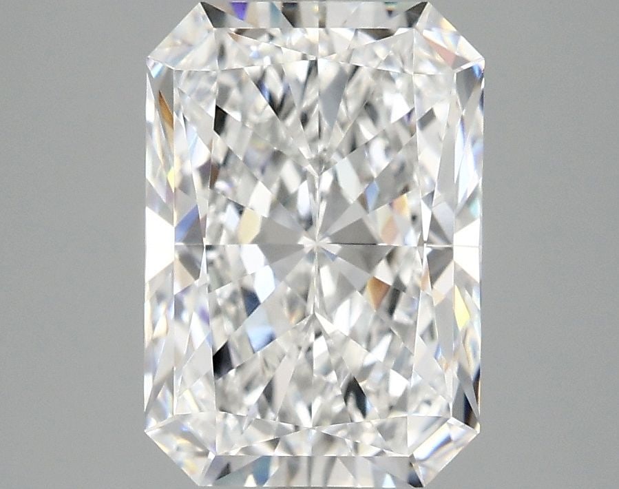 Loose Diamond - RADIANT 3.09ct E VVS2: Loose Diamond - RADIANT 3.09ct E VVS2 Source: This is a real non-mined Diamond that has been grown in a lab Shape: RADIANT Carats: 3.09 Color: E Clarity: VVS2 Certification: IGI Video: Video Link
