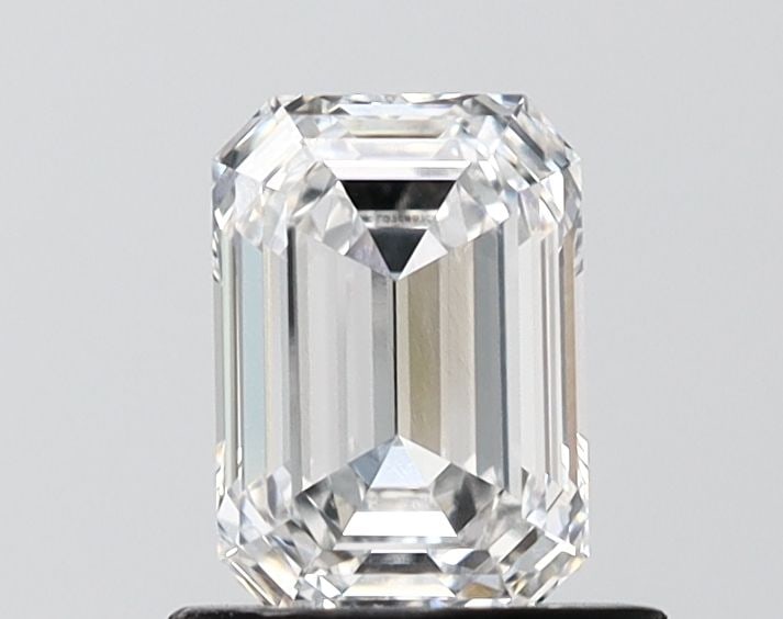 Loose Diamond - EMERALD 1.1ct E VVS1: Loose Diamond - EMERALD 1.1ct E VVS1 Source: This is a real non-mined Diamond that has been grown in a lab Shape: EMERALD Carats: 1.1 Color: E Clarity: VVS1 Certification: IGI Video: