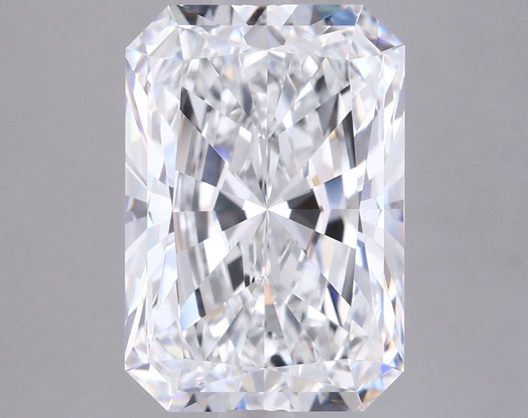 Loose Diamond - RADIANT 3.05ct D VVS2: Loose Diamond - RADIANT 3.05ct D VVS2 Source: This is a real non-mined Diamond that has been grown in a lab Shape: RADIANT Carats: 3.05 Color: D Clarity: VVS2 Certification: IGI Video: