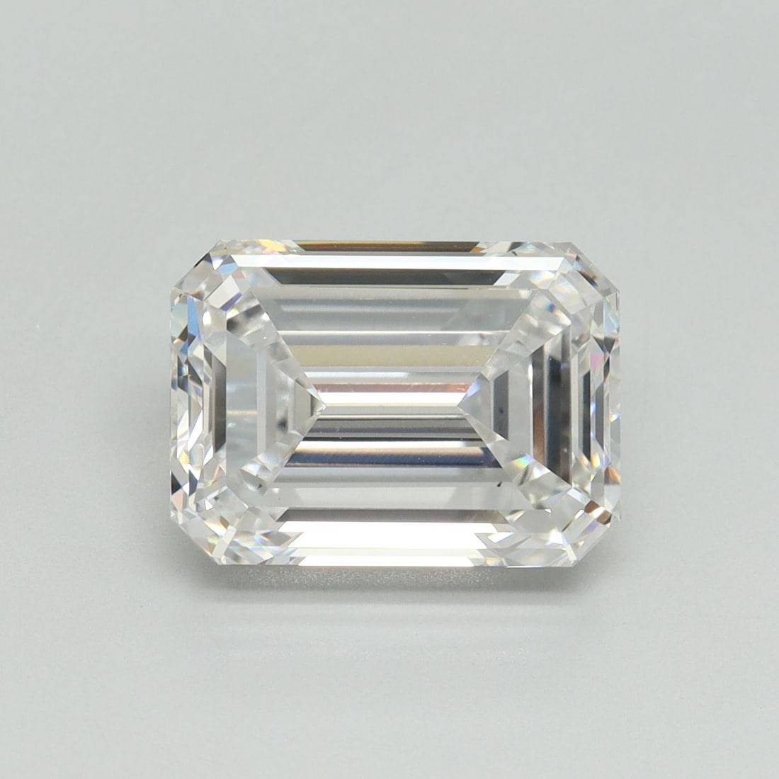 Loose Diamond - EMERALD 4.5ct D VS1: Loose Diamond - EMERALD 4.5ct D VS1 Source: This is a real non-mined Diamond that has been grown in a lab Shape: EMERALD Carats: 4.5 Color: D Clarity: VS1 Certification: IGI Video: