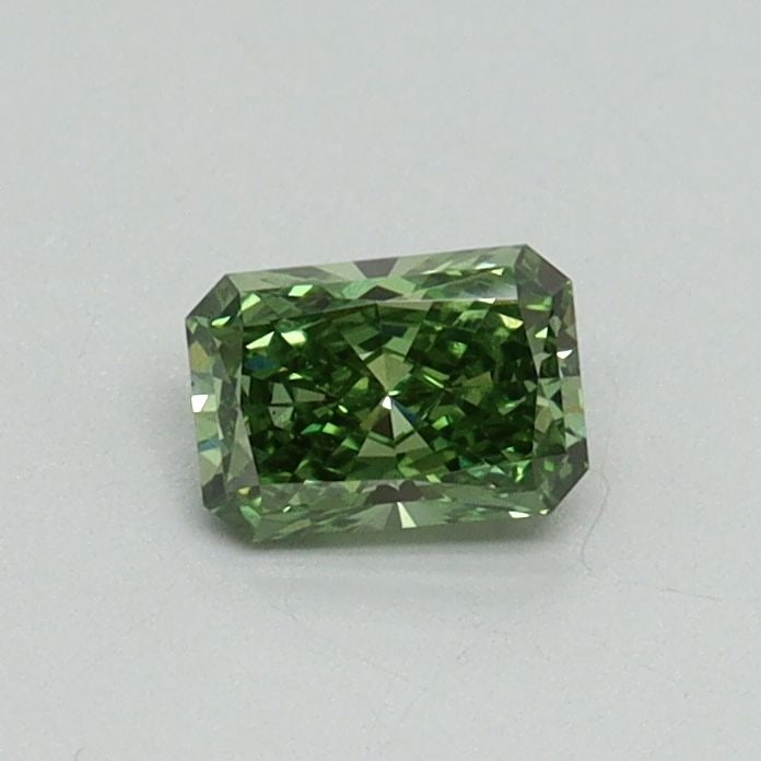 Loose Diamond - RADIANT 0.32ct Fancy Vivid Green VS1: Loose Diamond - RADIANT 0.32ct Fancy Vivid Green VS1 Source: This is a real non-mined Diamond that has been grown in a lab Shape: RADIANT Carats: 0.32 Color: Fancy Vivid Green Certification: IGI Video