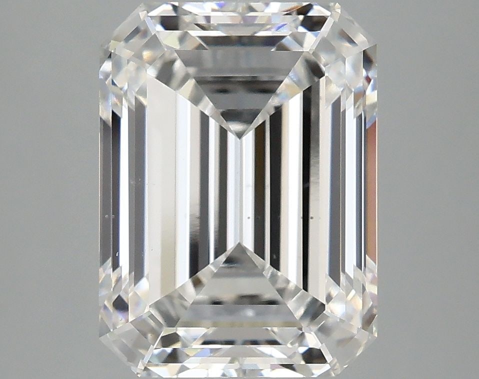 Loose Diamond - EMERALD 4.93ct E VS2: Loose Diamond - EMERALD 4.93ct E VS2 Source: This is a real non-mined Diamond that has been grown in a lab Shape: EMERALD Carats: 4.93 Color: E Clarity: VS2 Certification: IGI Video: