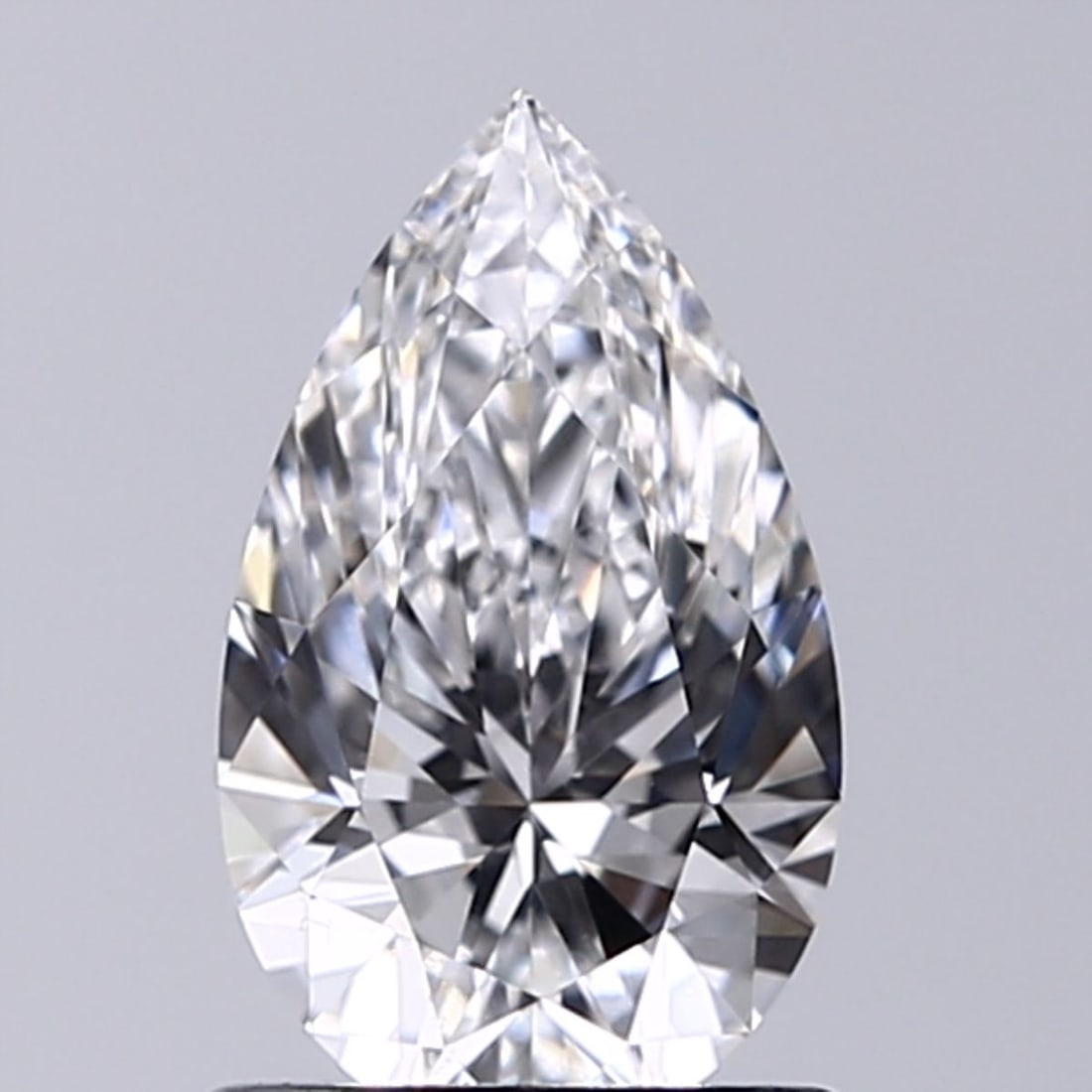 Loose Diamond - PEAR 0.9ct E VS1: Loose Diamond - PEAR 0.9ct E VS1 Source: This is a real non-mined Diamond that has been grown in a lab Shape: PEAR Carats: 0.9 Color: E Clarity: VS1 Certification: IGI Video:
