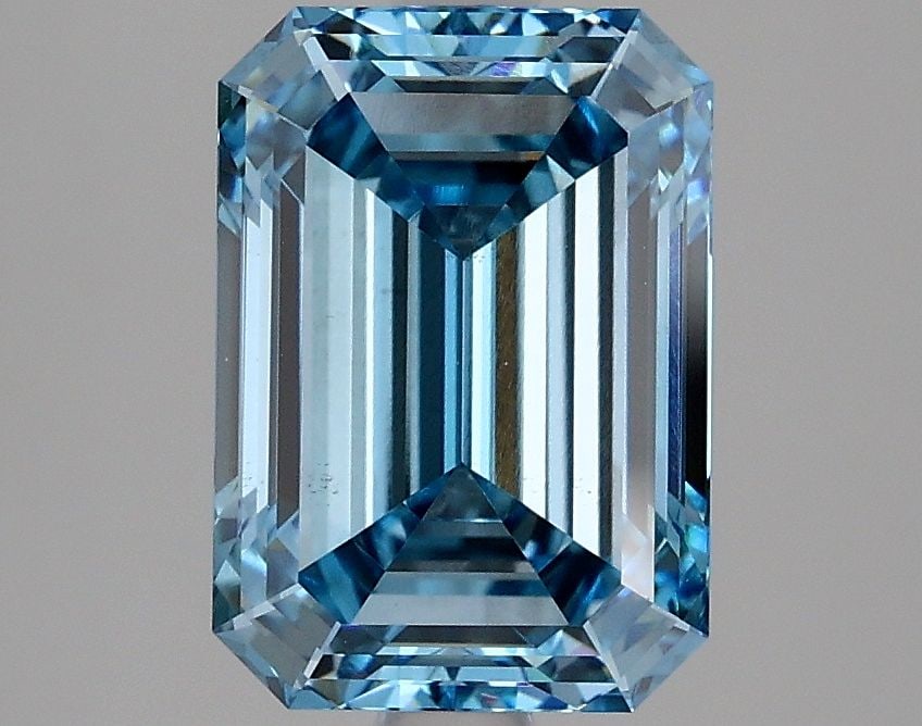Loose Diamond - EMERALD 2.82ct Fancy Vivid Blue VS1: Loose Diamond - EMERALD 2.82ct Fancy Vivid Blue VS1 Source: This is a real non-mined Diamond that has been grown in a lab Shape: EMERALD Carats: 2.82 Color: Fancy Vivid Blue Certification: IGI