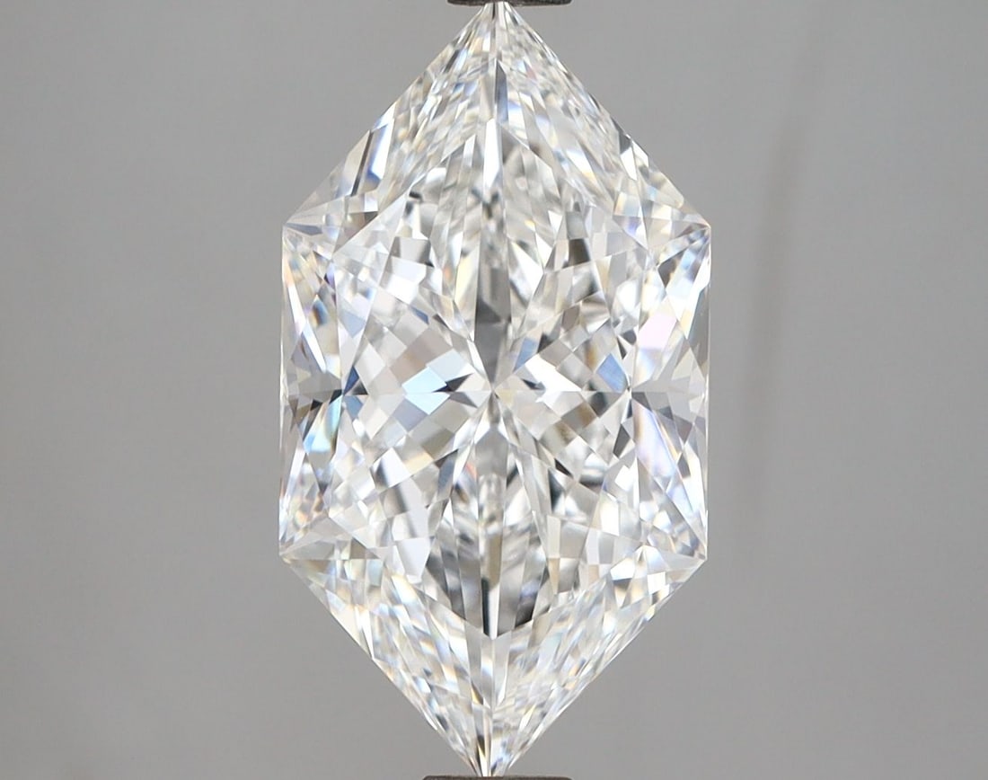 Loose Diamond - HEXAGONAL 3.49ct E VVS2: Loose Diamond - HEXAGONAL 3.49ct E VVS2 Source: This is a real non-mined Diamond that has been grown in a lab Shape: HEXAGONAL Carats: 3.49 Color: E Clarity: VVS2 Certification: IGI Video: