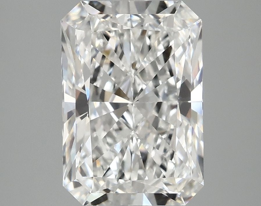 Loose Diamond - RADIANT 3.07ct E VVS2: Loose Diamond - RADIANT 3.07ct E VVS2 Source: This is a real non-mined Diamond that has been grown in a lab Shape: RADIANT Carats: 3.07 Color: E Clarity: VVS2 Certification: IGI Video:
