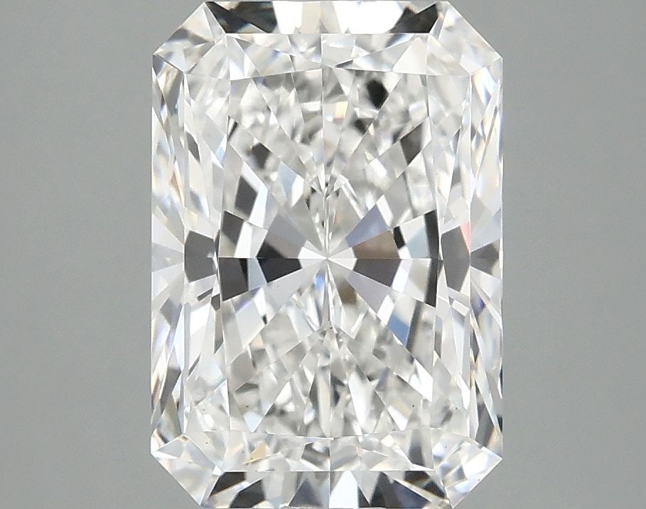 Loose Diamond - RADIANT 3.1ct E VS1: Loose Diamond - RADIANT 3.1ct E VS1 Source: This is a real non-mined Diamond that has been grown in a lab Shape: RADIANT Carats: 3.1 Color: E Clarity: VS1 Certification: IGI Video: