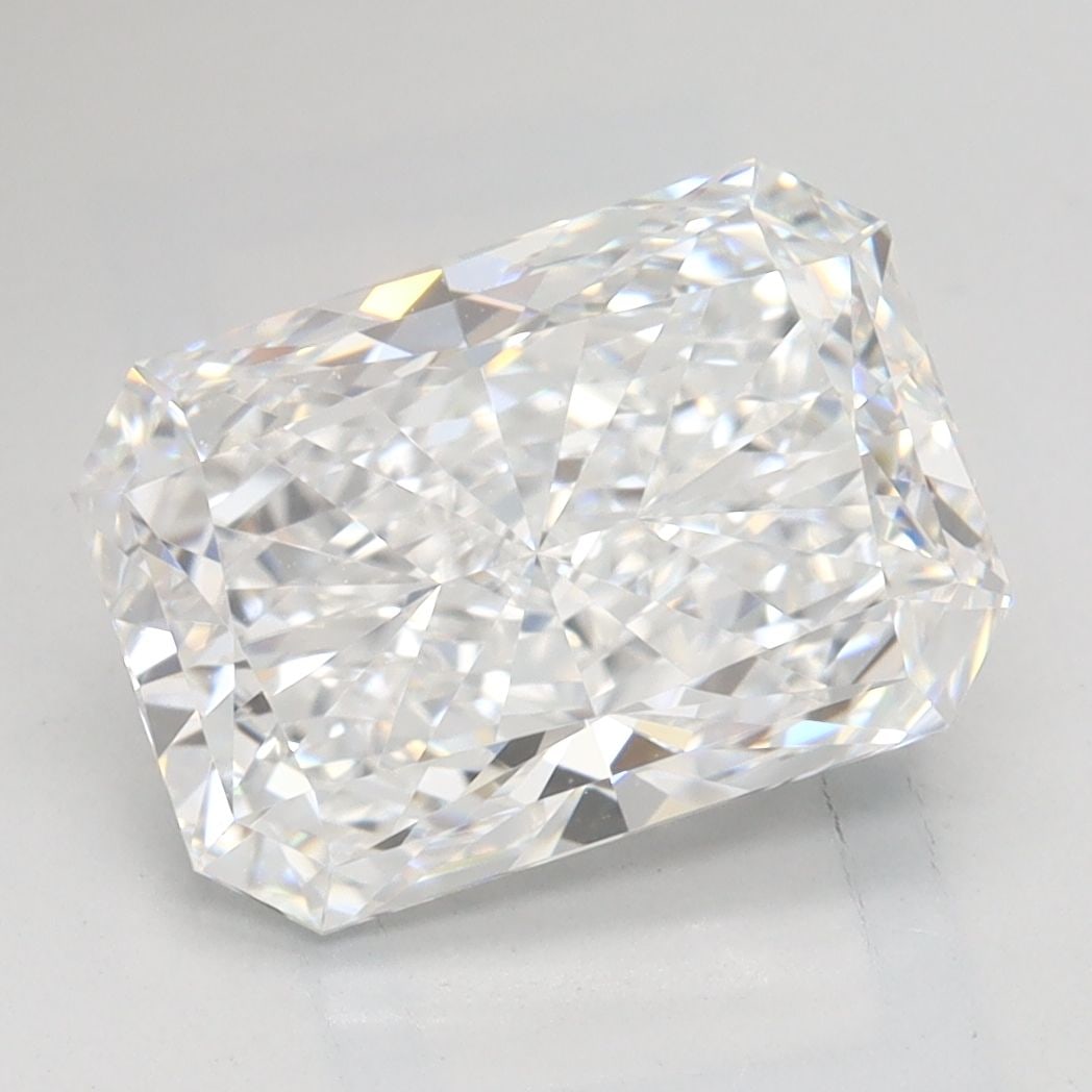 Loose Diamond - RADIANT 2.64ct D IF: Loose Diamond - RADIANT 2.64ct D IF Source: This is a real non-mined Diamond that has been grown in a lab Shape: RADIANT Carats: 2.64 Color: D Clarity: IF Certification: GCAL Video: