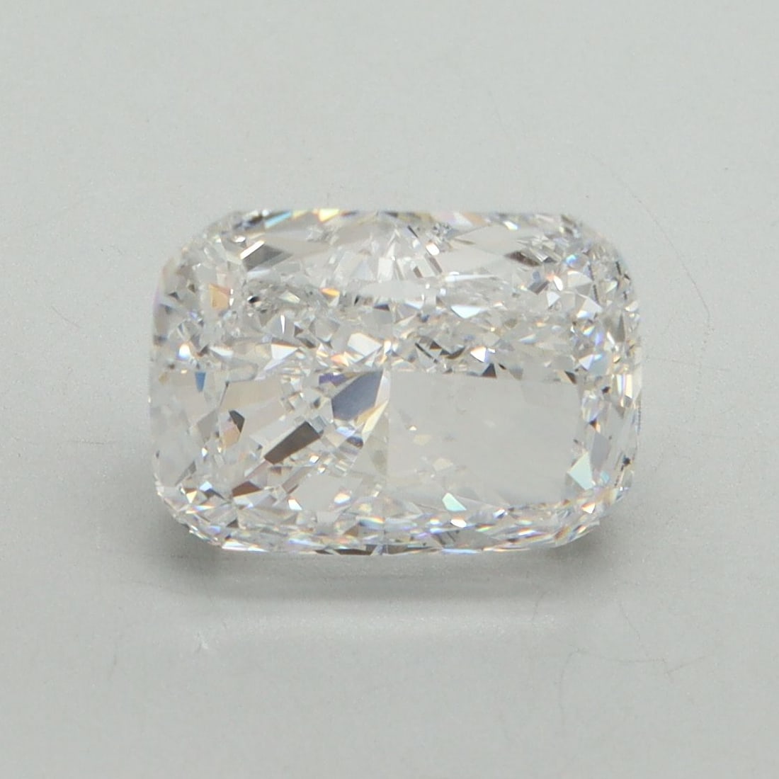 Loose Diamond - CUSHION BRILLIANT 4.01ct D VVS2: Loose Diamond - CUSHION BRILLIANT 4.01ct D VVS2 Source: This is a real non-mined Diamond that has been grown in a lab Shape: CUSHION BRILLIANT Carats: 4.01 Color: D Clarity: VVS2 Certification: IGI Vi