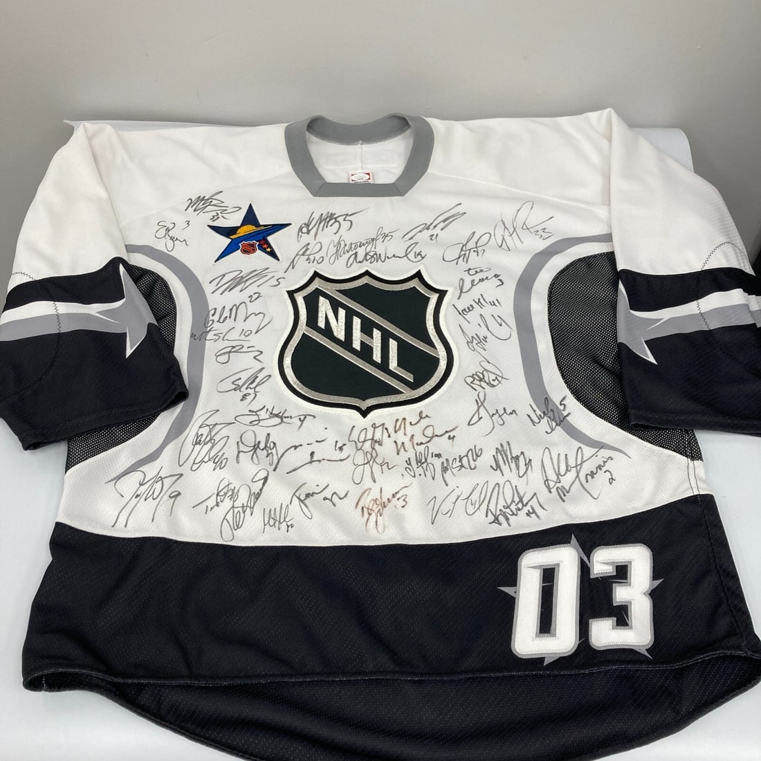 2003 NHL All-Star Game Jersey 39 Signatures JSA Authenticated: 2003 NHL All-Star Game Jersey 39 Signatures JSA Authenticated Celebrate the excitement of the 2003 NHL All-Star Game with this authentic jersey signed by 39 players from both the Eastern and Western C