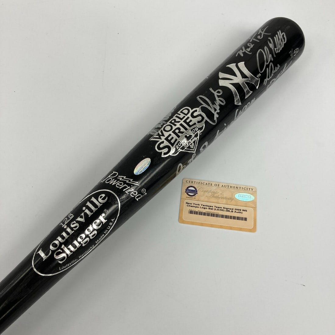 2009 Yankees World Series Team Signed Bat #7/50 Derek Jeter Steiner COA: 2009 Yankees World Series Team Signed Bat #7/50 Derek Jeter Steiner COA Celebrate the 2009 New York Yankees World Series Championship with this exceptional team-signed bat, numbered 7/50. This origina
