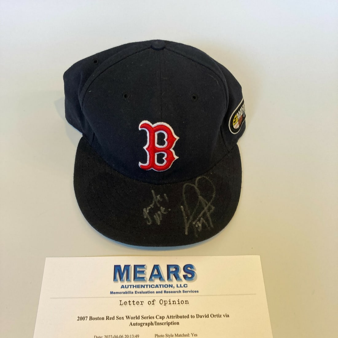 David Ortiz Game Used Signed 2007 World Series Hat with COA: David Ortiz Game Used Signed 2007 World Series Hat with COA Celebrate a piece of baseball history with this authentic 2007 World Series game-used baseball hat signed by David Ortiz. The hat features O