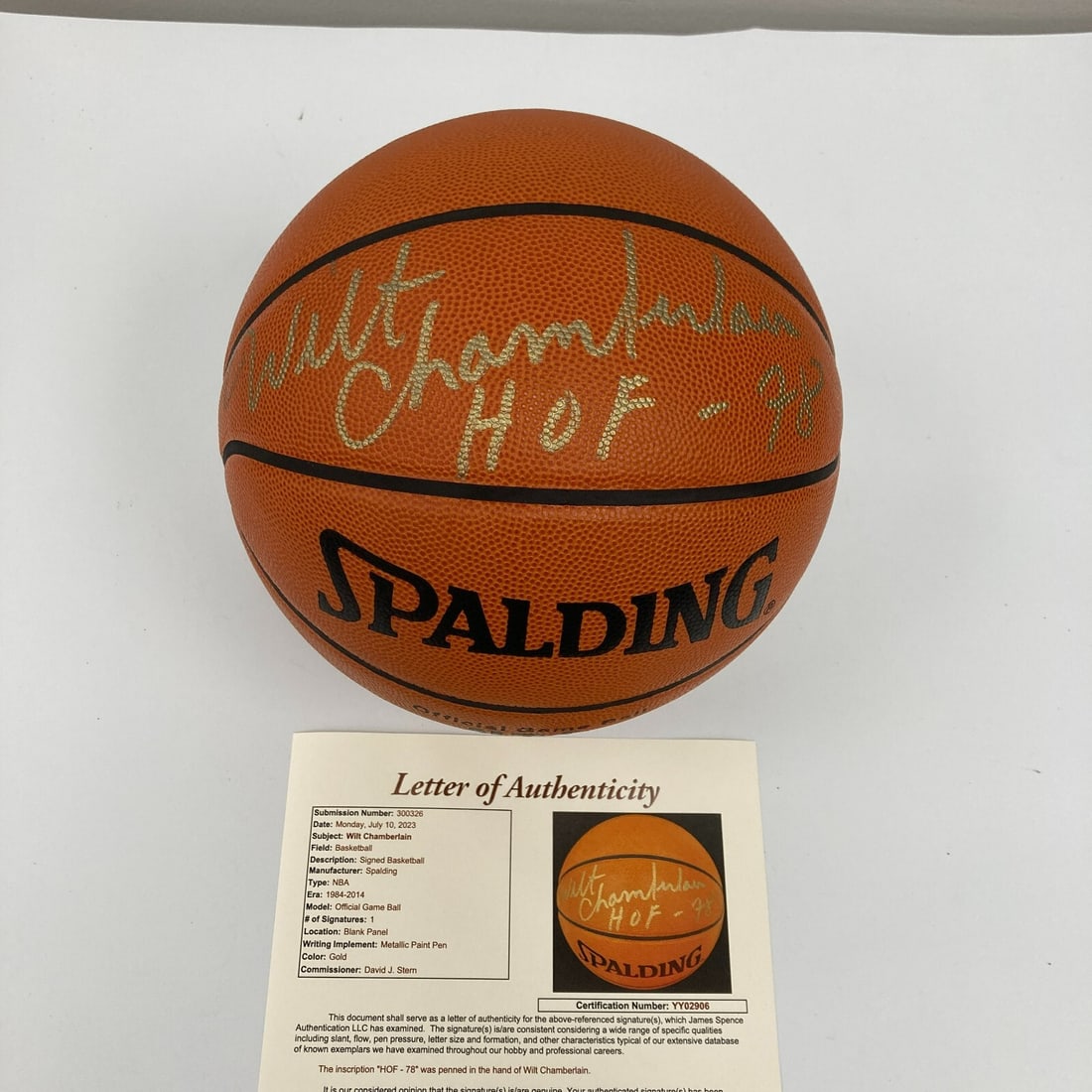 Wilt Chamberlain Signed NBA Game Basketball HOF 1978 JSA COA: Wilt Chamberlain Signed NBA Game Basketball HOF 1978 JSA COA This is a Wilt Chamberlain signed Spalding official NBA game basketball, commemorating his Hall of Fame induction in 1978. The basketball f