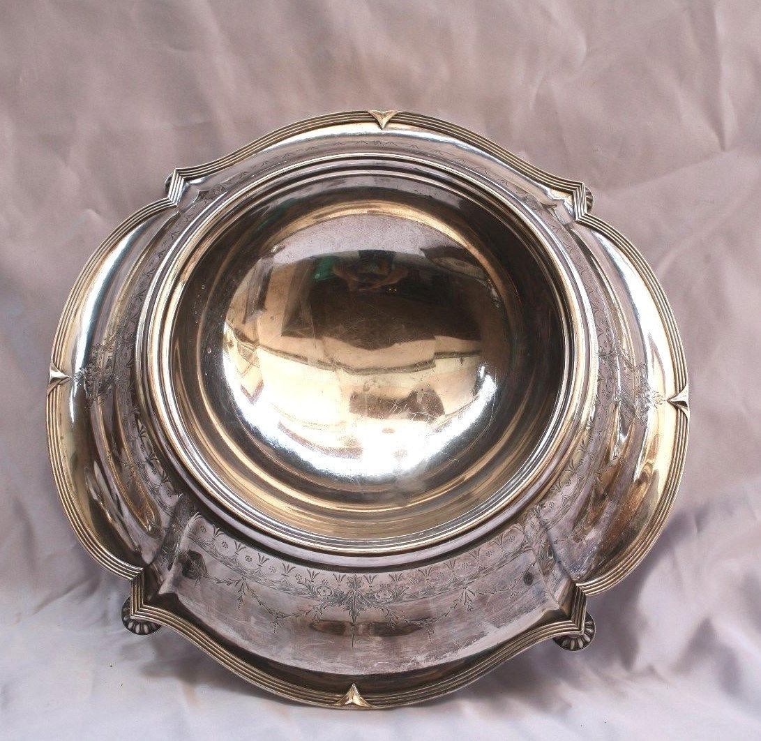 Antique Watson 1900 Sterling Silver Neoclassical Footed Bowl: Antique Watson 1900 Sterling Silver Neoclassical Footed Bowl This exquisite American neoclassical footed center bowl is crafted from 925 sterling silver by Watson Co., with retail by Brock & Co. in Lo