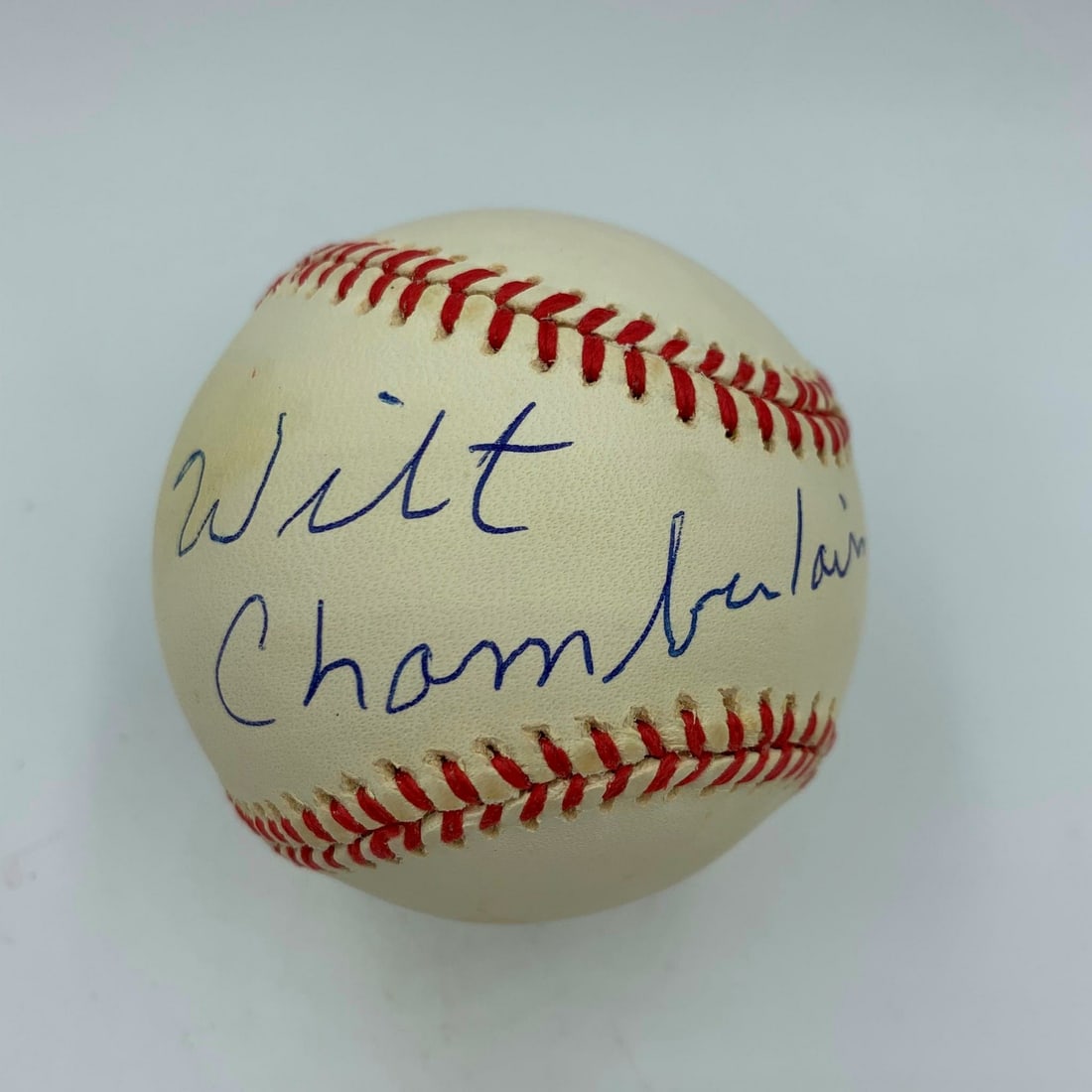1980s Wilt Chamberlain Signed Baseball JSA COA Los Angeles Lakers: 1980s Wilt Chamberlain Signed Baseball JSA COA Los Angeles Lakers This is a stunning 1980's Wilt Chamberlain single signed American League baseball, authenticated by James Spence (JSA). The ball featu