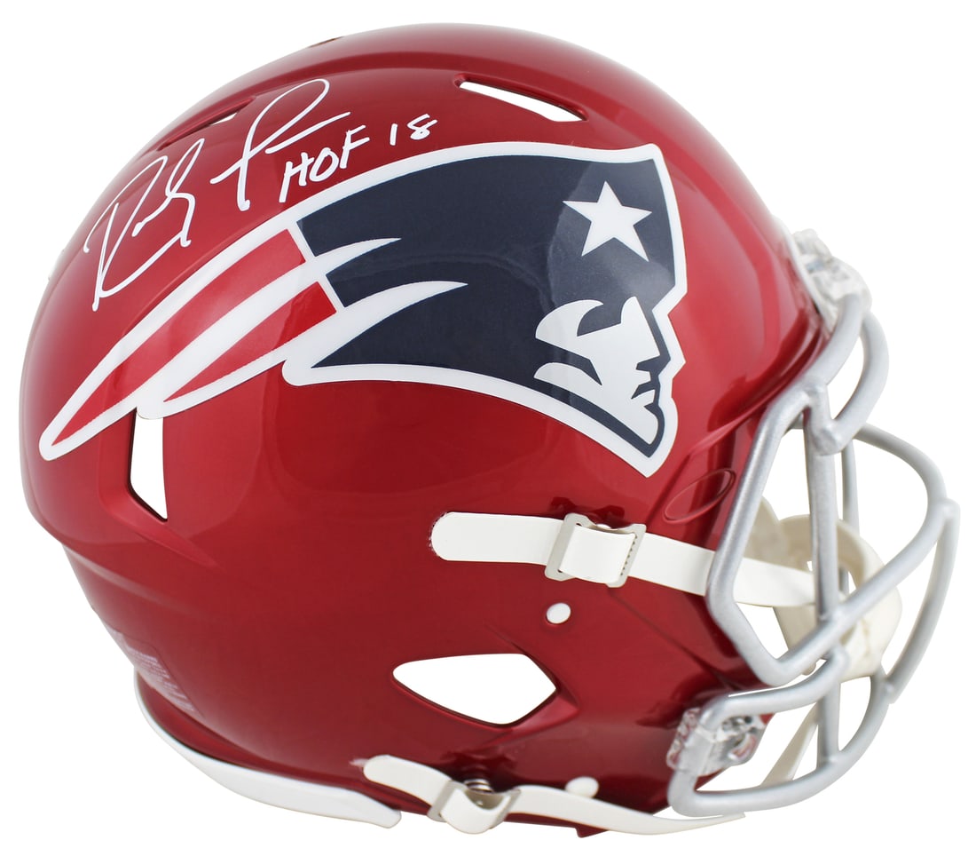Randy Moss Signed New England Patriots Flash Helmet HOF 18 BAS: Randy Moss Signed New England Patriots Flash Helmet HOF 18 BAS This New England Patriots Full Size Speed Proline Helmet is an impressive collectible featuring the autograph of Randy Moss, one of the t