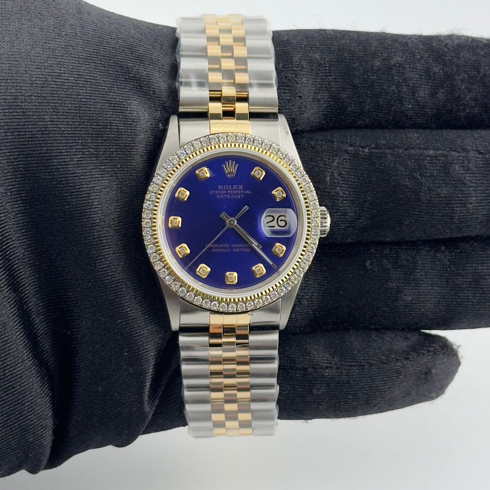 Dark Blue Dial Aftermarket Jubilee Bracelet Datejust Ref 1601 Watch: Dark Blue Dial Aftermarket Jubilee Bracelet Datejust Ref 1601 Watch This Rolex Datejust features a dark blue dial and an aftermarket Jubilee bracelet. The watch has a prong-plated bezel and is designe