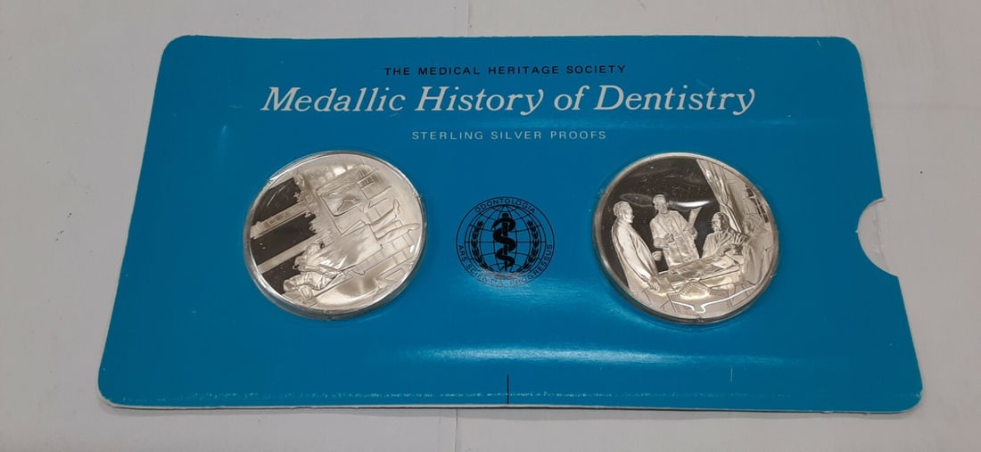 Franklin Mint .925 Silver Medal Pair Vienna School and E Angle Dentistry History: Franklin Mint .925 Silver Medal Pair Vienna School and E Angle Dentistry History This set features sterling silver proof medals from the Medallic History of Dentistry series by the Franklin Mint. Each