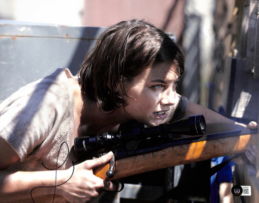 Lauren Cohan Signed 11x14 The Walking Dead Photo Beckett Certified: Lauren Cohan Signed 11x14 The Walking Dead Photo Beckett Certified This is an original 11x14 photograph signed by Lauren Cohan, known for her role as "Maggie Greene" in the acclaimed TV series The Wal