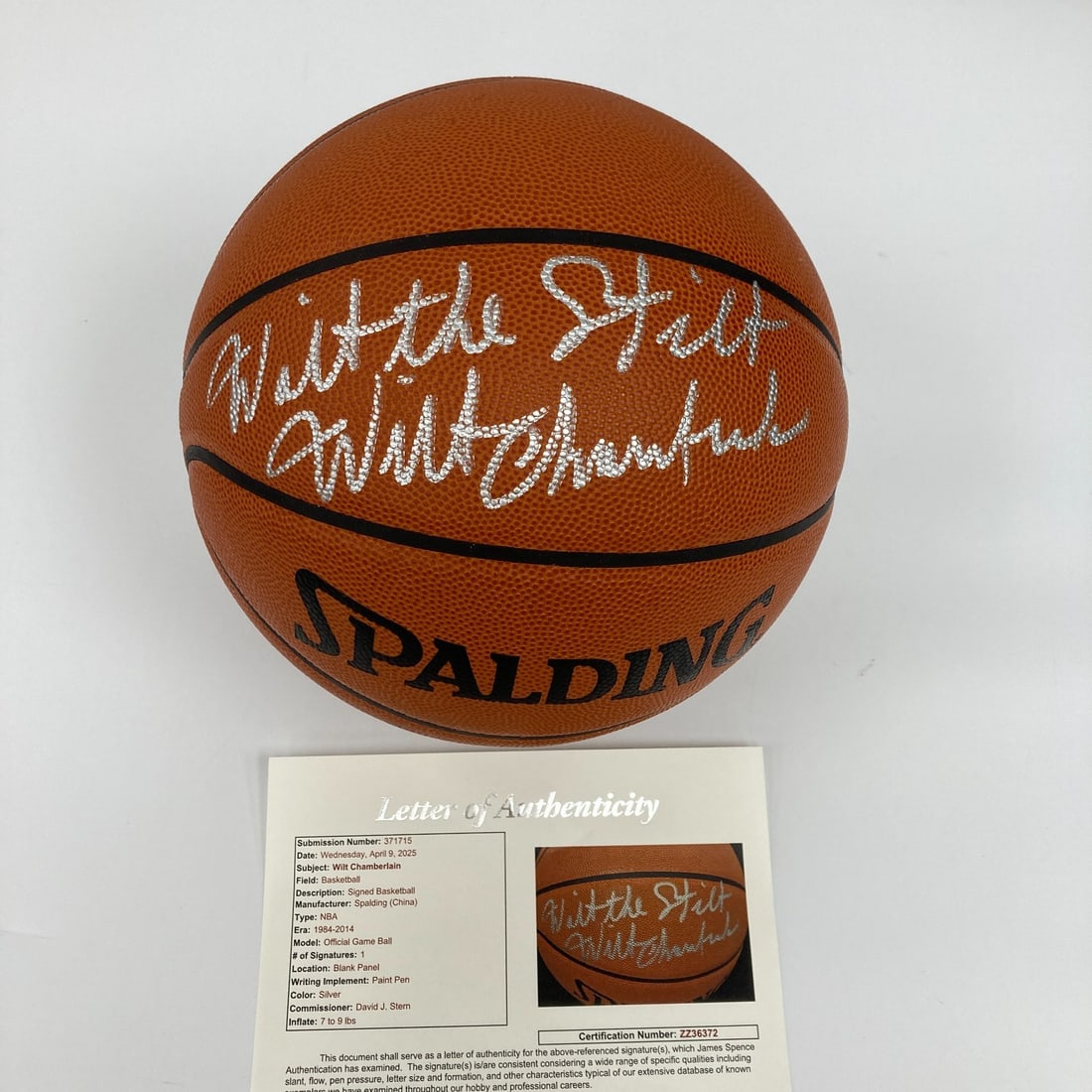 Wilt Chamberlain Signed Spalding NBA Basketball JSA COA: Wilt Chamberlain Signed Spalding NBA Basketball JSA COA This is an official Spalding NBA Game Basketball signed by Wilt "The Stilt" Chamberlain, a legendary figure in basketball history. The ball feat