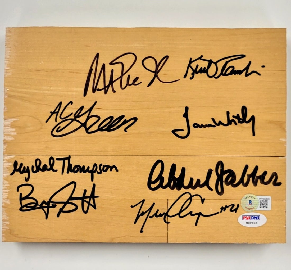 Showtime Lakers Game-Used Floorboard Signed by Jabbar Worthy PSA: Showtime Lakers Game-Used Floorboard Signed by Jabbar Worthy PSA This is an authentic game-used floorboard from the Los Angeles Lakers, featuring the signatures of legendary players Kareem Abdul-Jabba