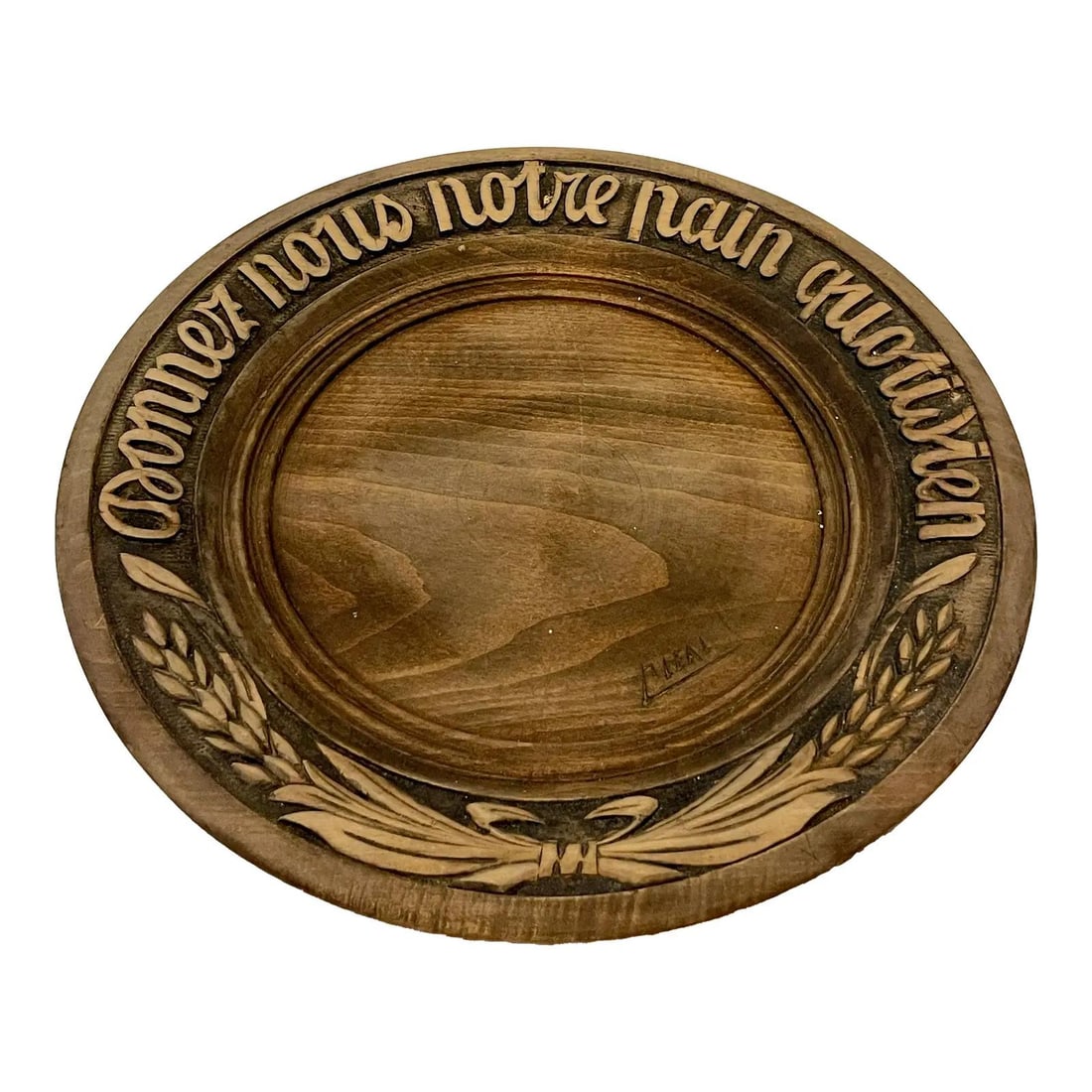 1950s French Hand Carved Wood Bread Platter with Wheat Wreath: 1950s French Hand Carved Wood Bread Platter with Wheat Wreath Discover a charming 1950s French hand-carved wood bread wedding platter, featuring the motto "Donnez Nous Notre Pain Quotidien" which tran