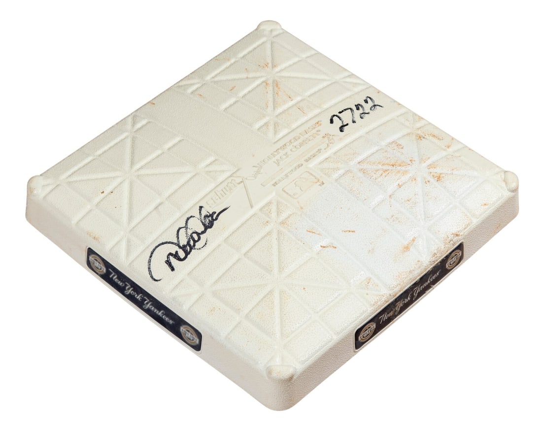 Derek Jeter Signed Game Used Base 2722 Yankees Steiner Authentic: Derek Jeter Signed Game Used Base 2722 Yankees Steiner Authentic Celebrate a moment in baseball history with this game-used base from Derek Jeter's illustrious career. On September 11, 2009, during a