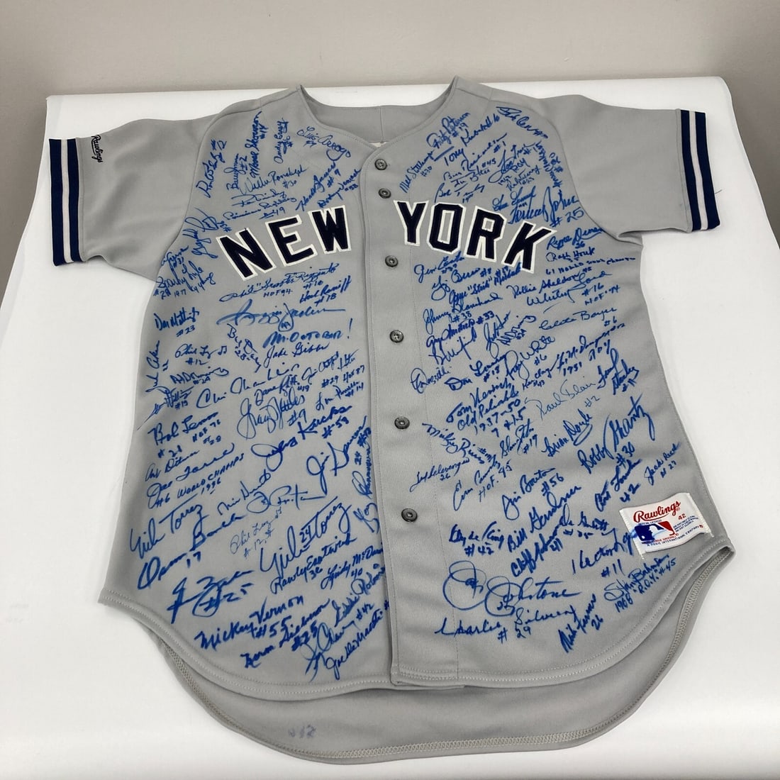 Mickey Mantle Signed Rawlings Jersey with 95 Signatures JSA COA Yankees: Mickey Mantle Signed Rawlings Jersey with 95 Signatures JSA COA Yankees This authentic New York Yankees jersey is a must-have for any baseball enthusiast. Signed by the legendary Mickey Mantle and a r