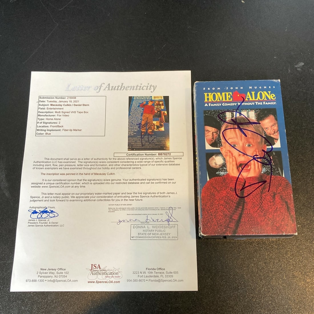 Macaulay Culkin Daniel Stern Signed Home Alone VHS with JSA COA: Macaulay Culkin Daniel Stern Signed Home Alone VHS with JSA COA This is an original Home Alone VHS movie autographed by Macaulay Culkin and Daniel Stern. The item comes with a James Spence Authenticat