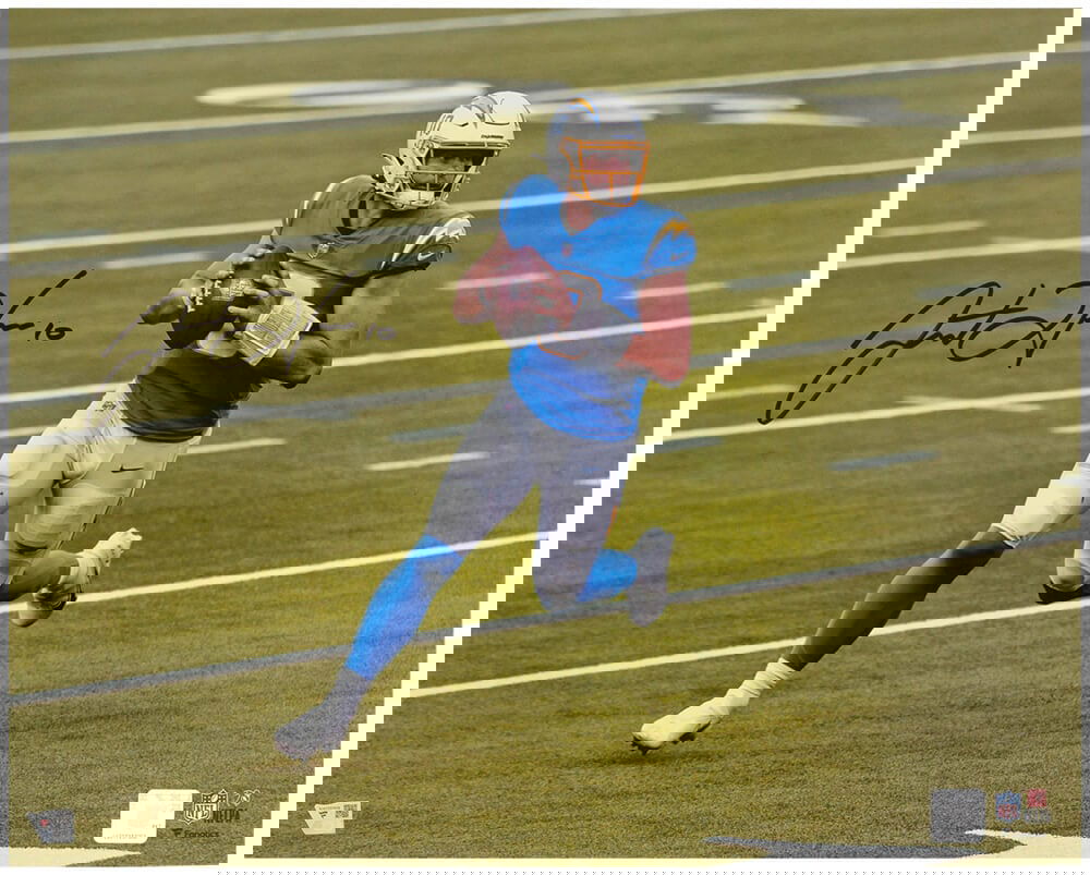 Justin Herbert Signed 16x20 LA Chargers Passing Photo with Fanatics COA: Justin Herbert Signed 16x20 LA Chargers Passing Photo with Fanatics COA Capture a moment of Justin Herbert in action with this signed 16x20 photo from the Los Angeles Chargers. This original photograp