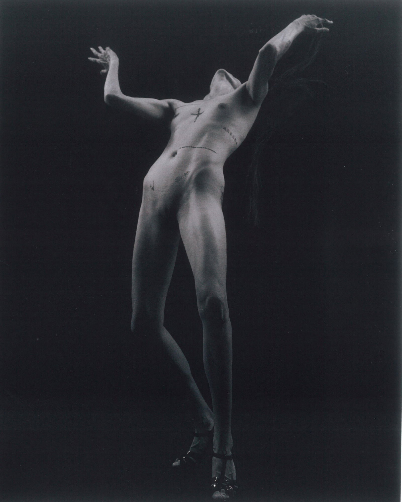 Kseniya Vashchenko Vaiora Photography 29.5 x 24 Edition of 15: Kseniya Vashchenko Vaiora Photography 29.5 x 24 Edition of 15 Experience the captivating allure of 'Vaiora,' a stunning piece of photography by talented artist Kseniya Vashchenko. Created in 2021, thi