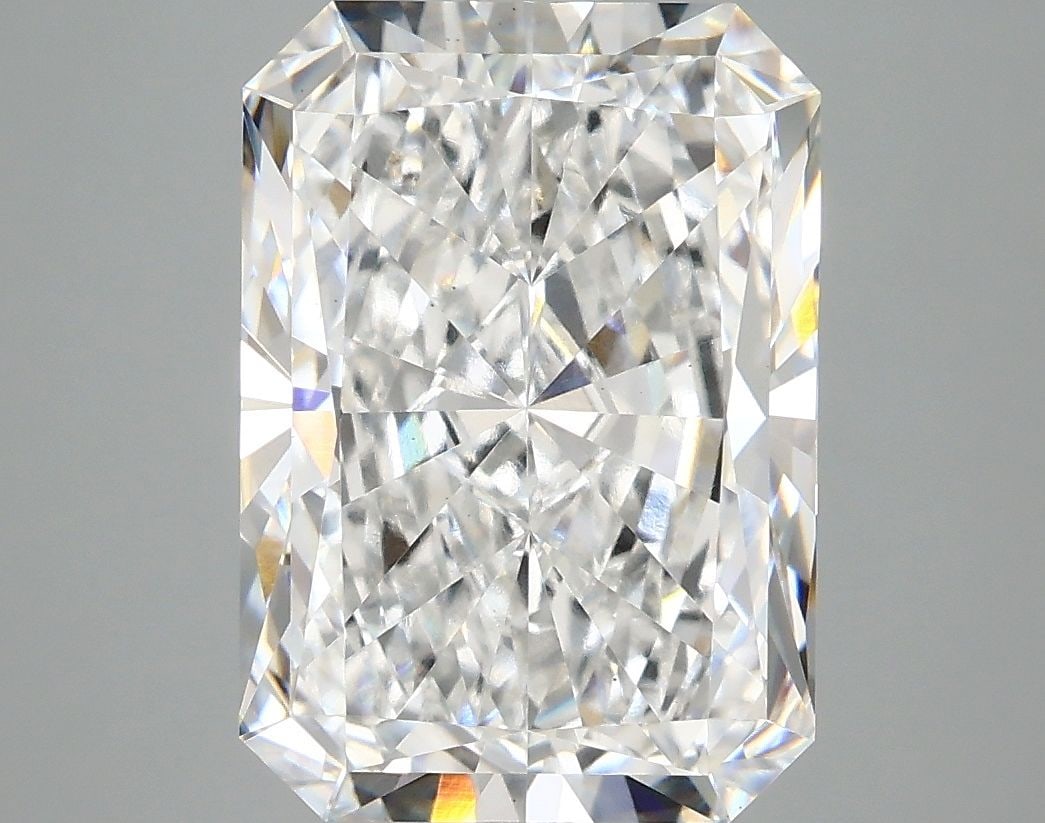 Loose Diamond - RADIANT 5.09ct E VS1: Loose Diamond - RADIANT 5.09ct E VS1 Source: This is a real non-mined Diamond that has been grown in a lab Shape: RADIANT Carats: 5.09 Color: E Clarity: VS1 Certification: IGI Video: