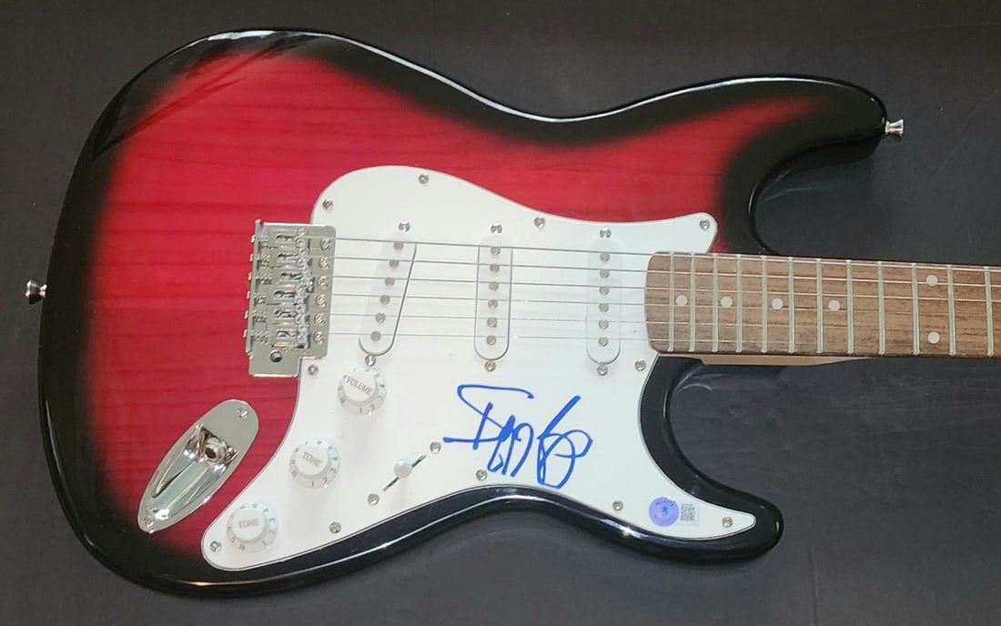 Iggy Pop Signed Electric Guitar with Beckett Authentication (1 of 4)