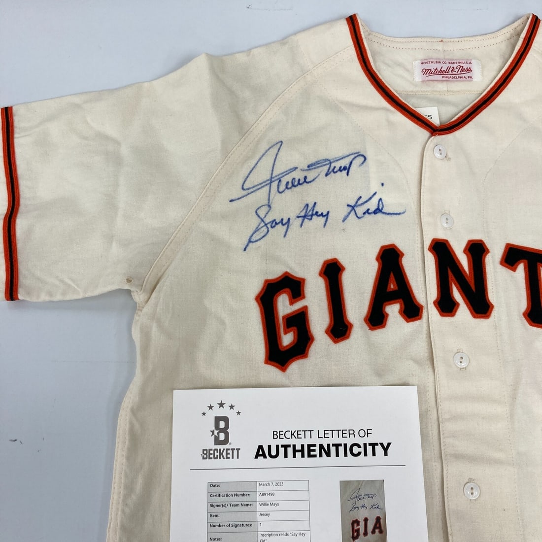 Willie Mays Signed Inscribed 1951 Giants Jersey Beckett COA: Willie Mays Signed Inscribed 1951 Giants Jersey Beckett COA This is a signed and inscribed authentic 1951 Mitchell & Ness jersey of baseball legend Willie Mays, known as the "Say Hey Kid". It features